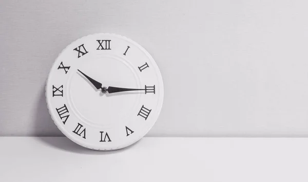 Closeup Relógio Branco Para Decorar Mostrar Quarto Após Dez Horas — Fotografia de Stock