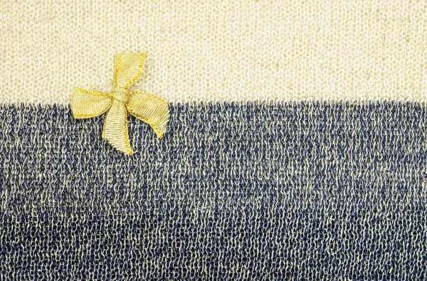Золотая Лента Фоне Двухцветной Ткани — стоковое фото