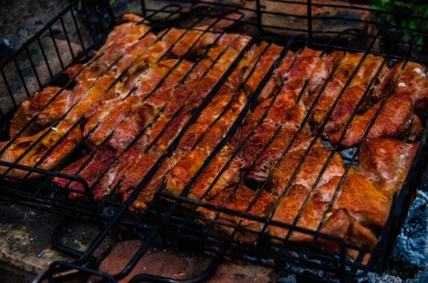 Churrasco Preparado Grelha Fumaça Fogo — Fotografia de Stock