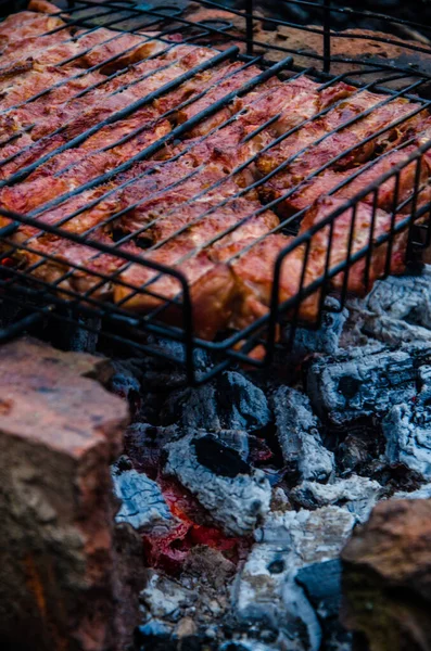 Churrasco Preparado Grelha Fumaça Fogo — Fotografia de Stock