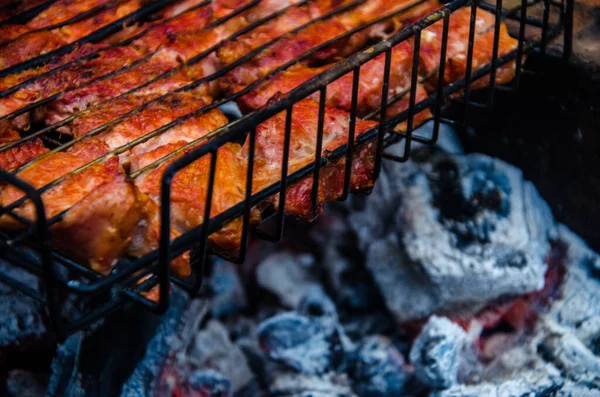 Churrasco Preparado Grelha Fumaça Fogo — Fotografia de Stock