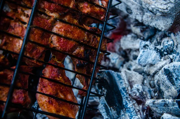 Churrasco Preparado Grelha Fumaça Fogo — Fotografia de Stock