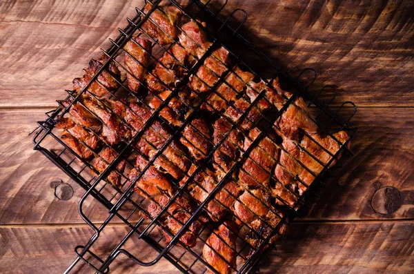 Barbecue Sur Gril Délicieux Shish Kebab Sur Des Planches Bois — Photo