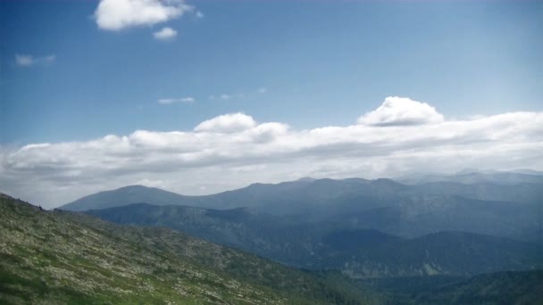Nuages Orageux Sur Les Montagnes Colorées Nuages Bleus Flottent Sur — Video