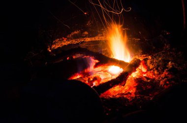 Közler parke bir ateşte yanar..