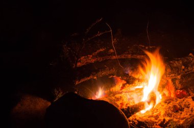 Közler parke bir ateşte yanar..