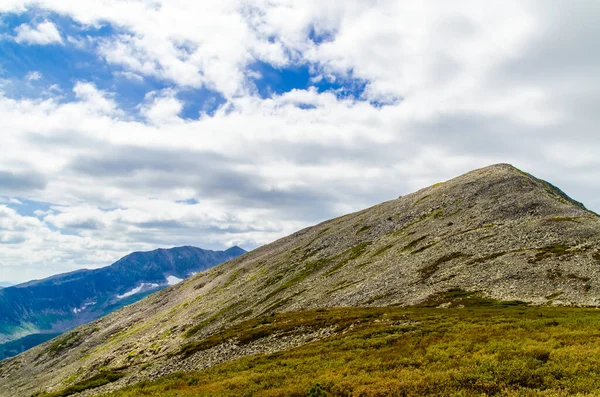 Vue Haute Montagne Nuages Dans Ciel — Photo