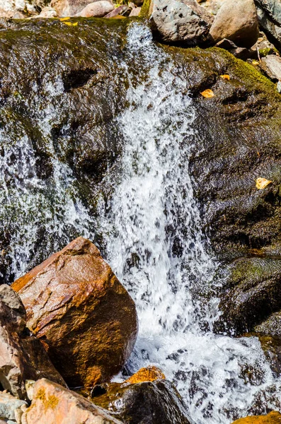 Verano Rocosa Montaña Río Agua Seda Río Montaña — Foto de Stock