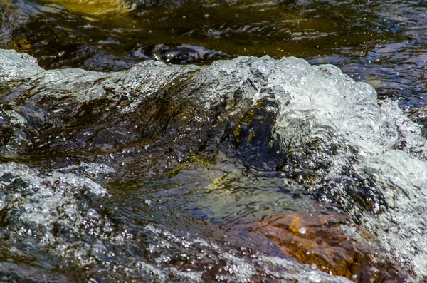 Влітку Кам Янистий Гірський Річковий Водяний Шовк Гірська Річка — стокове фото
