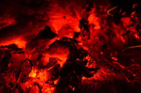 Embers Burn Hardwood Fire — Stock Photo, Image