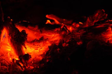 Közler parke bir ateşte yanar..