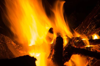 Közler parke bir ateşte yanar..