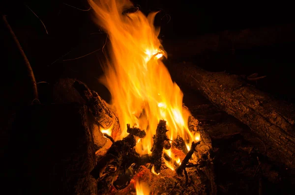 Embers Burn Hardwood Fire — Stock Photo, Image