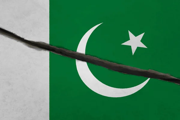 Pakistan flag cracked