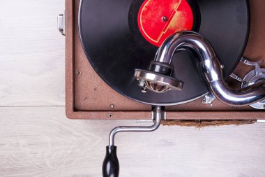 Eski gramofon oyuncu, portre. Eski vinil topluluğu Retro tarz görüntü kaydetmek lps kollu.