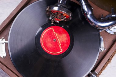 Eski gramofon oyuncu, portre. Eski vinil topluluğu Retro tarz görüntü kaydetmek lps kollu.