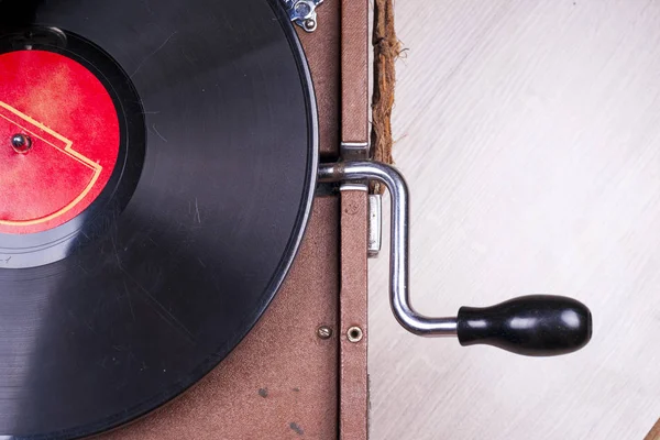 Eski gramofon oyuncu, portre. Eski vinil topluluğu Retro tarz görüntü kaydetmek lps kollu.