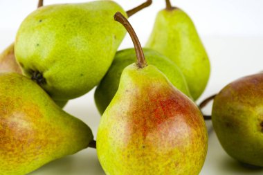 armutlar beyaz arkaplanda izole