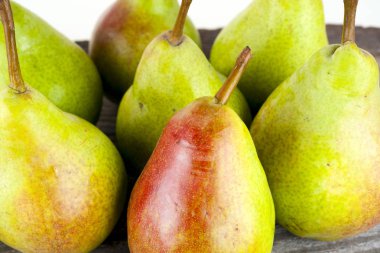 armutlar beyaz arkaplanda izole