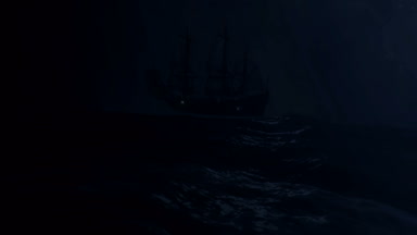 Denizde büyük bir fırtına ortasında sürüklenen gemi yelken