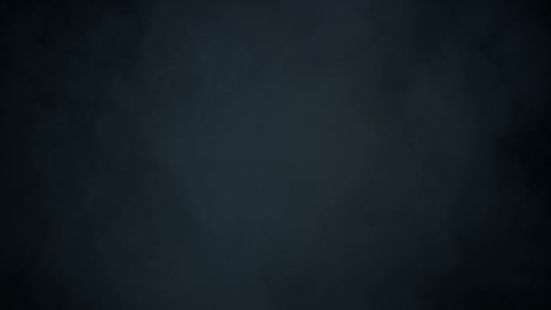 Neige tombant du ciel noir mystérieux 