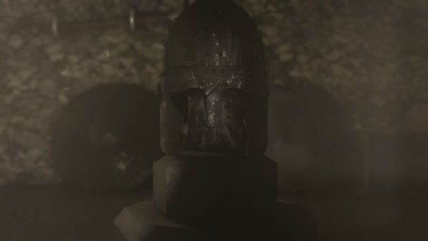 Ein Mittelalterlicher Kriegerhelm Einem Zeughaus — Stockvideo