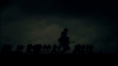 Ortaçağ Savaşı Şövalyeler ve Yaralı Askerler ile Bir Fırtına sırasında