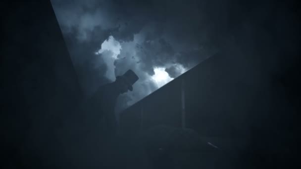 Jack Ripper Und Ein Weibliches Opfer Einer Dunklen Gasse — Stockvideo