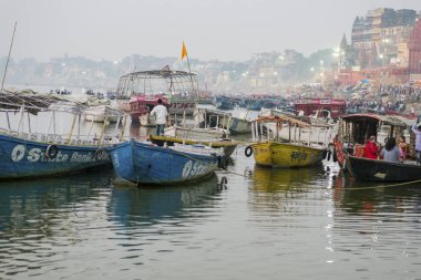 Varanasi, Hindistan, Kasım 2015 Ganj Nehri