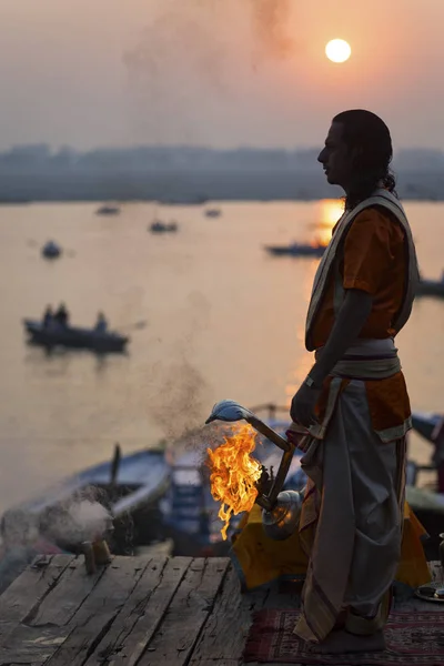 Puja Varanasi Terraplén Del Río Ganges India Noviembre 2015 — Foto de Stock