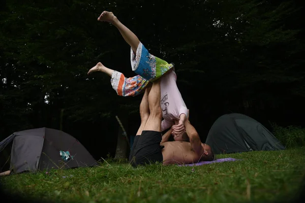 Yoga Vapore Natura Ucraina Argine Del Fiume Dniester Regione Ivano — Foto Stock