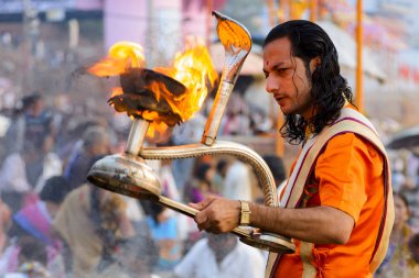 Ganj Nehri, Puja Varanasi, Hindistan, Kasım 2016 çıkabilir. Yazı işleri