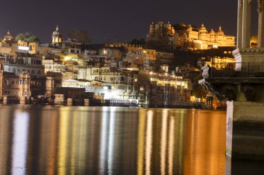 Udaipur, Hindistan, Rajasthan, Şubat 2016, editoryal göl manzaralı