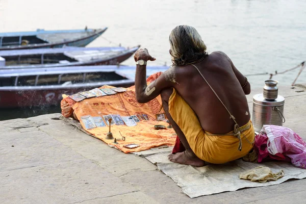 Yogi Březích Řeky Gangy Indii Listopad 2016 — Stock fotografie