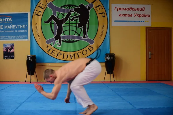 Chicos Capoeira Gimnasio Ucrania Chernigov Mayo 2017 —  Fotos de Stock