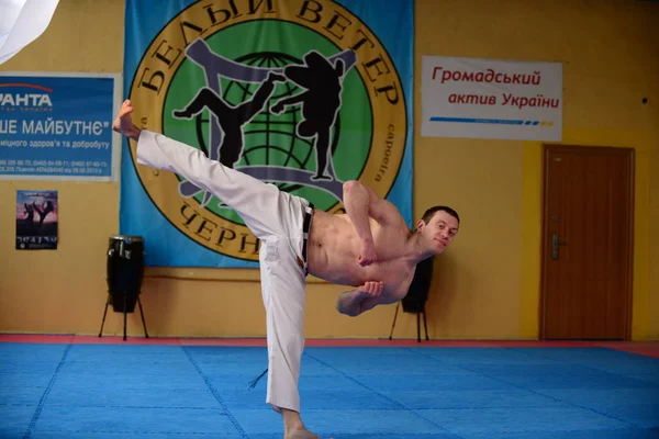 Chicos Capoeira Gimnasio Ucrania Chernigov Mayo 2017 —  Fotos de Stock