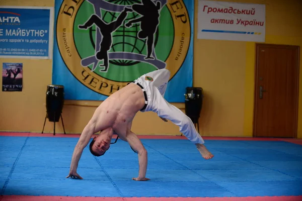 Chicos Capoeira Gimnasio Ucrania Chernigov Mayo 2017 —  Fotos de Stock