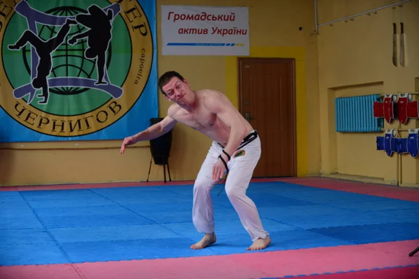 Les Gars Capoeira Dans Salle Gym Ukraine Tchernigov Mai 2017 — Photo