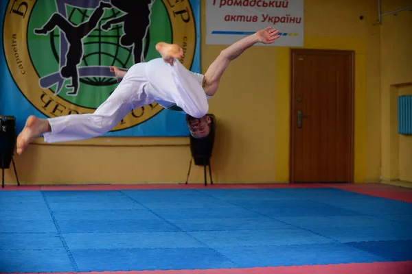 Les Gars Capoeira Dans Salle Gym Ukraine Tchernigov Mai 2017 — Photo