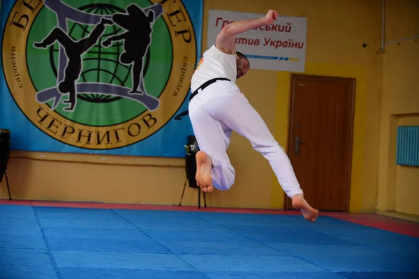 Chicos Capoeira Gimnasio Ucrania Chernigov Mayo 2017 —  Fotos de Stock