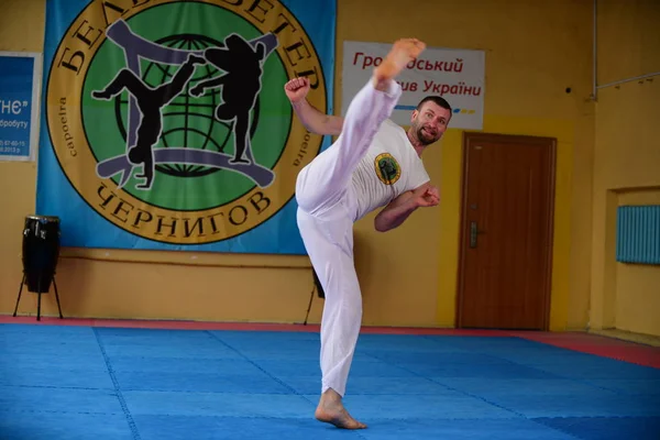 Capoeira Srác Edzőteremben Chernigov Ukrajna 2017 — Stock Fotó