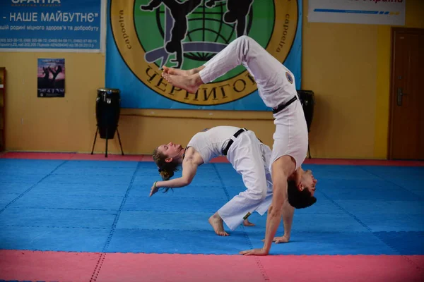 Chicos Cacapoeira Gimnasio Ucrania Chernigov Mayo 2017Chicos Poeira Gimnasio Ucrania —  Fotos de Stock