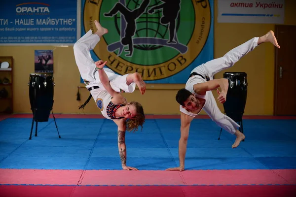 Les Gars Cacapoeira Gymnase Ukraine Tchernigov Mai 2017Poeira Gars Dans — Photo