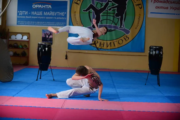 Spor Salonunda Cacapoeira Çocuklar Ukrayna Chernigov Mayıs 2017Poeira Çocuklar Jimnastik — Stok fotoğraf