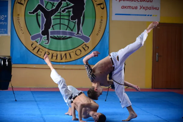 Chicos Cacapoeira Gimnasio Ucrania Chernigov Mayo 2017Chicos Poeira Gimnasio Ucrania — Foto de Stock