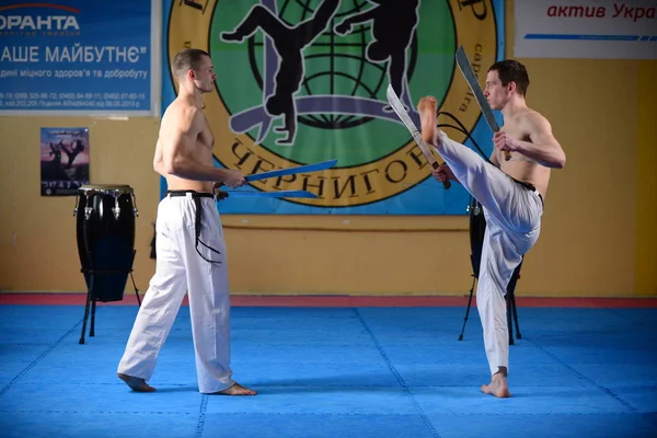 Les Gars Capoeira Dans Salle Gym Ukraine Tchernigov Mai 2017 — Photo