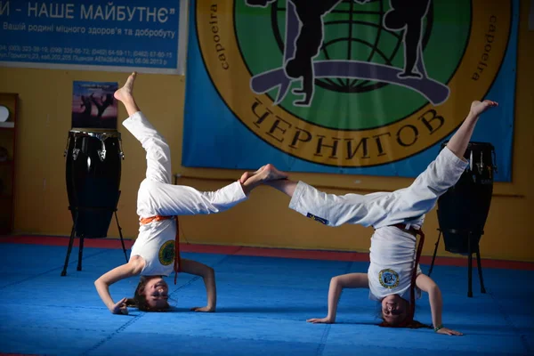Chicos Capoeira Gimnasio Ucrania Chernigov Mayo 2017 — Foto de Stock