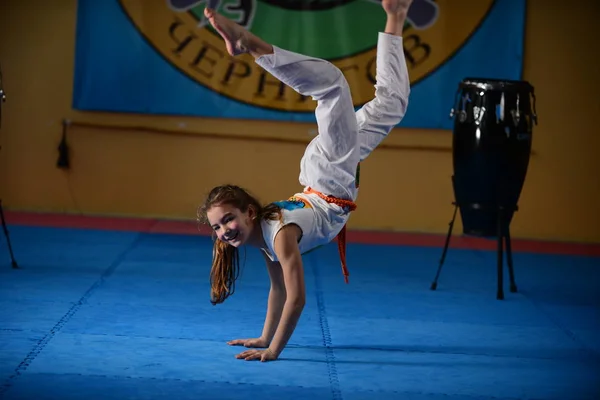 Chicos Capoeira Gimnasio Ucrania Chernigov Mayo 2017 — Foto de Stock