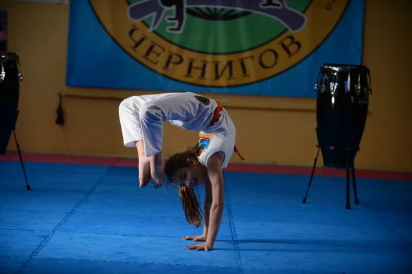 Chicos Capoeira Gimnasio Ucrania Chernigov Mayo 2017 —  Fotos de Stock