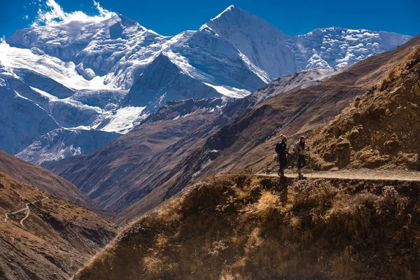Turistas Las Colinas Los Himalayas — Foto de Stock